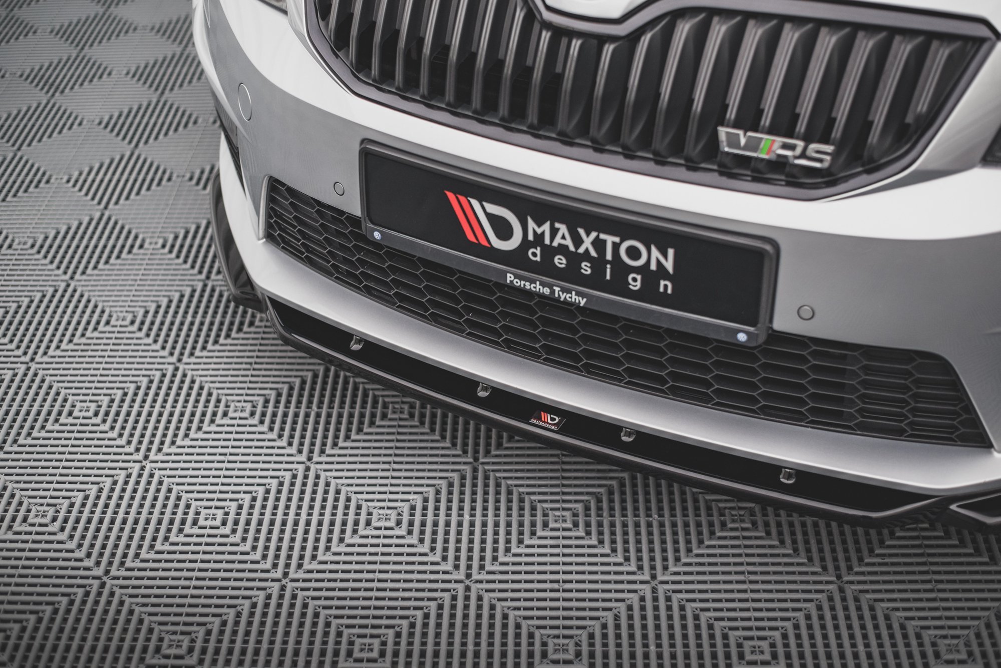 Maxton Design Front Ansatz V.4 für Skoda Octavia RS Mk3 schwarz Hochglanz