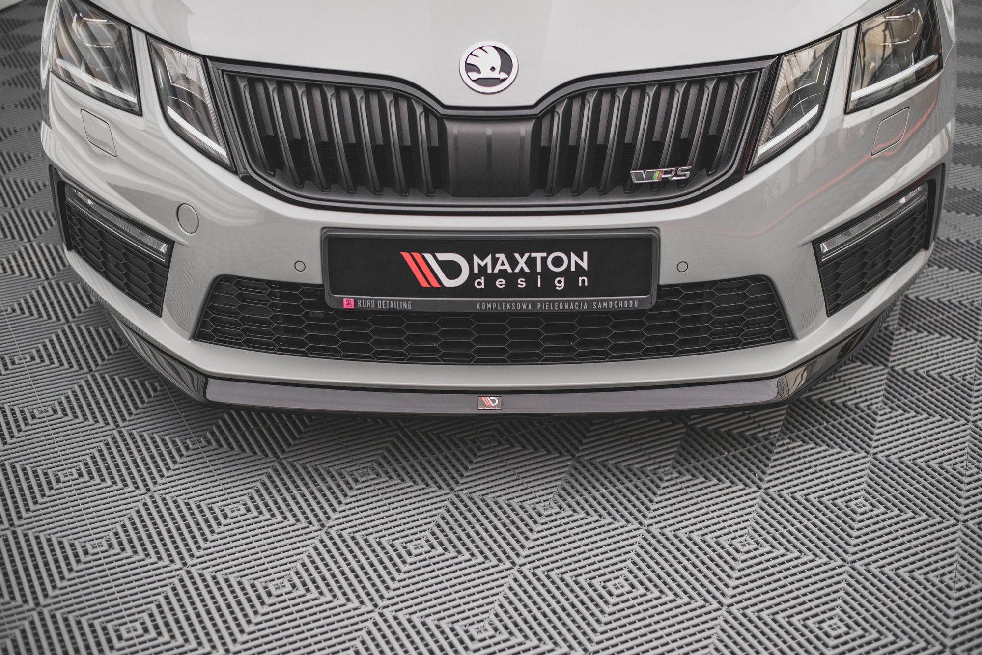 Maxton Design Front Ansatz V.1 für Skoda Octavia RS Mk3 Facelift schwarz Hochglanz