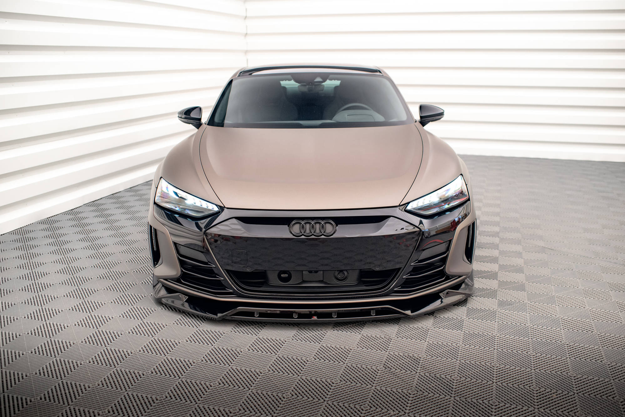 Maxton Design Front Ansatz V.2 für Audi e-Tron GT / RS GT Mk1 schwarz Hochglanz