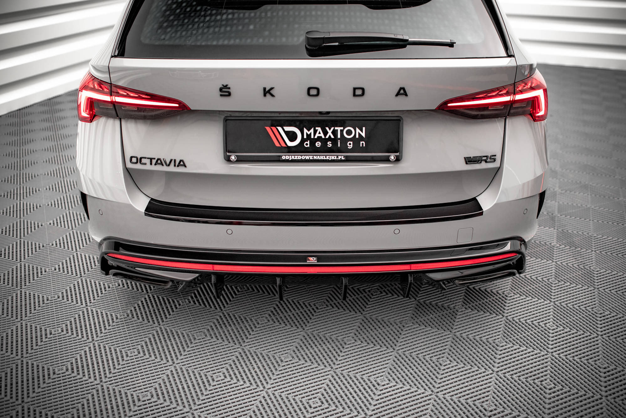 Maxton Design Diffusor Heck Ansatz für Skoda Octavia RS Mk4 schwarz Hochglanz