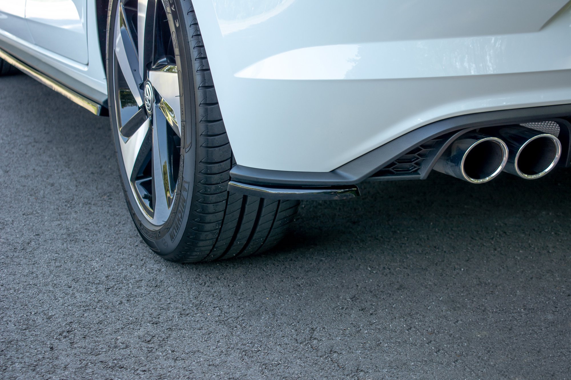 Maxton Design Heck Ansatz Flaps Diffusor für VW POLO MK6 GTI schwarz Hochglanz
