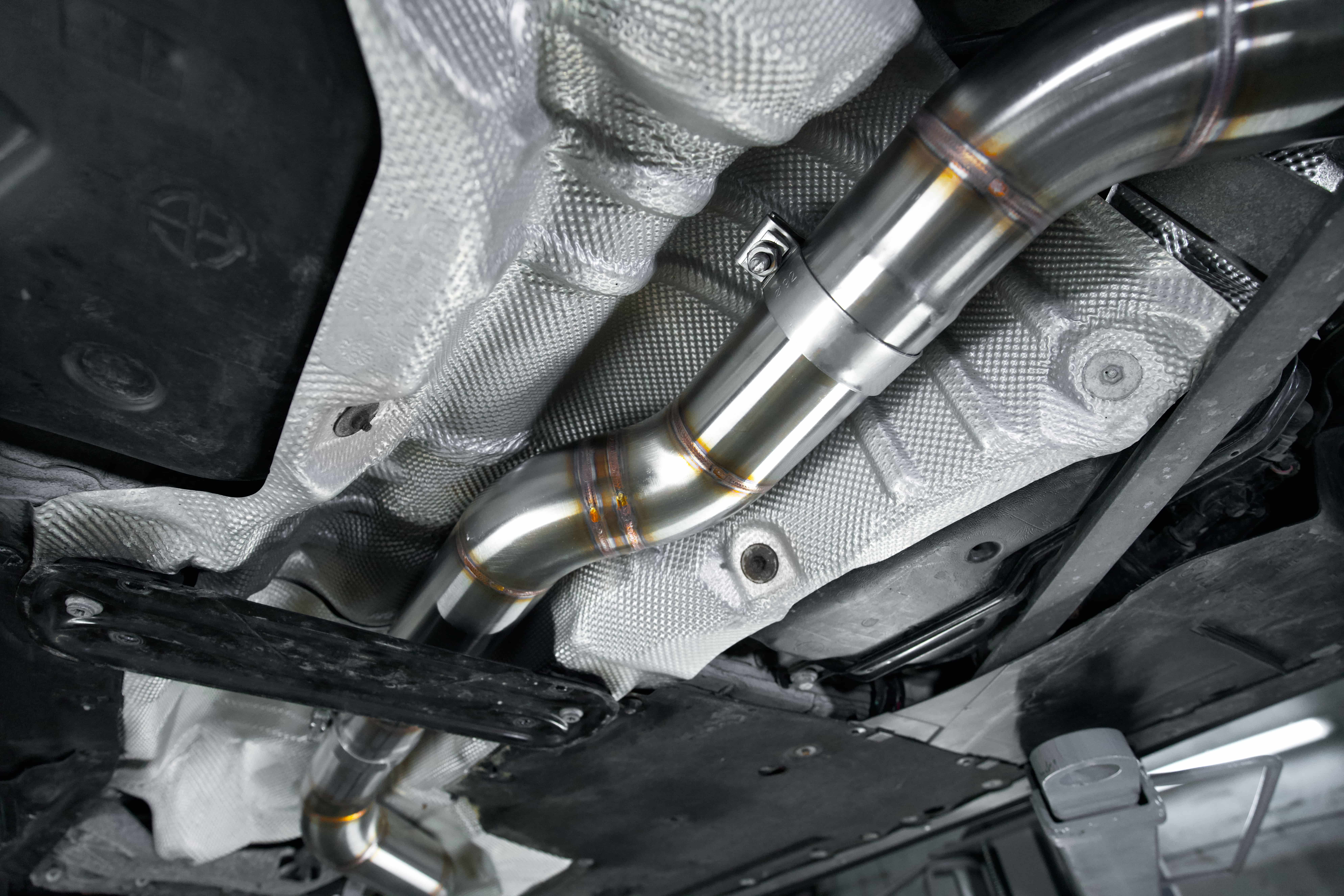 Hurricane 3,5" Auspuffanlage für BMW M235i F22 (+ F23) Coupé / Cabriolet 326PS Hurricane 3,5" Auspuffanlage für BMW M235i F22 (+ F23) Coupé / Cabriolet 326PS