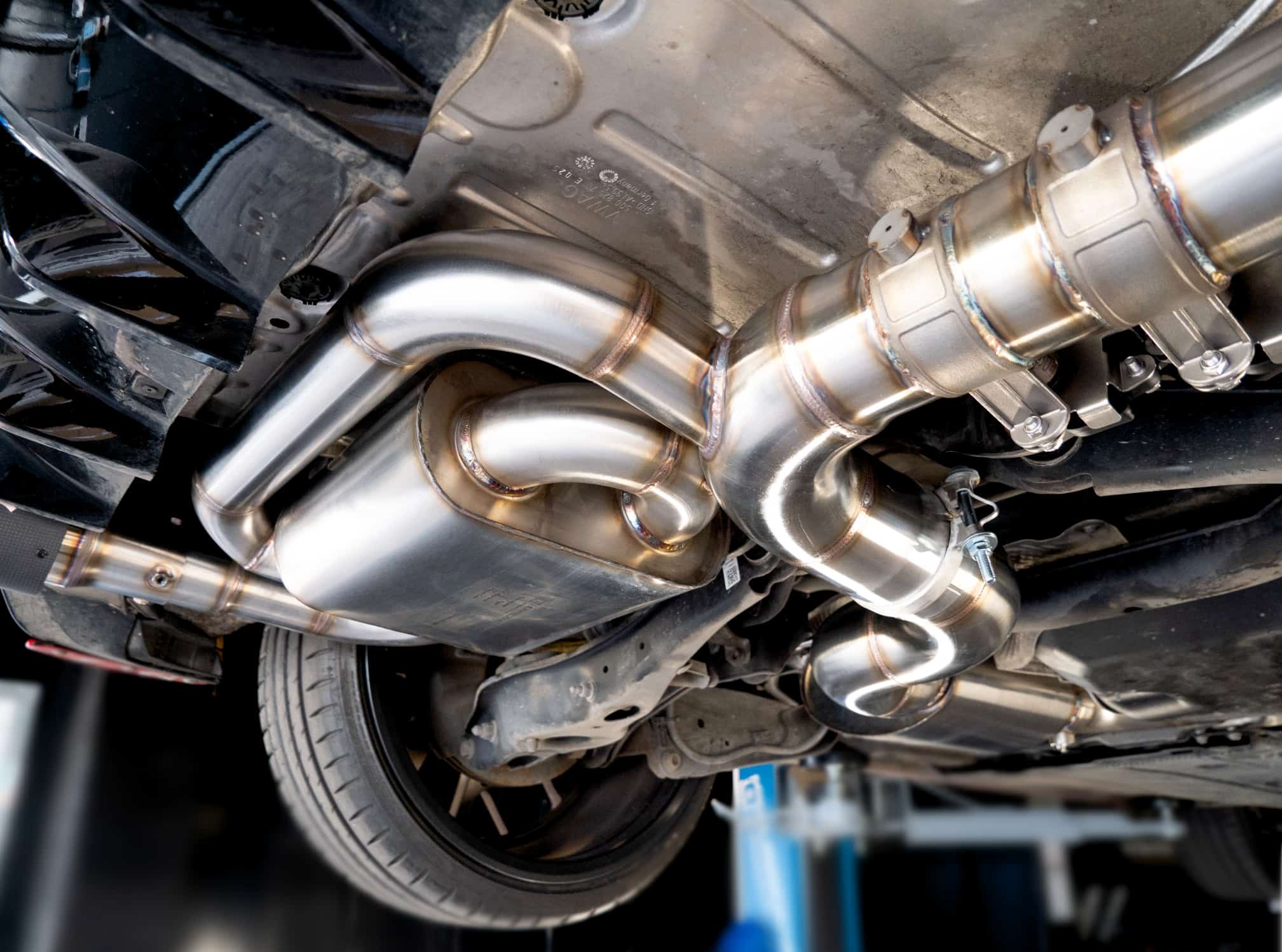 Hurricane 3,5" Auspuffanlage für VW Golf GTI 7.5 Performance FL V3 Hurricane 3,5" Auspuffanlage für VW Golf GTI 7.5 Performance FL V3