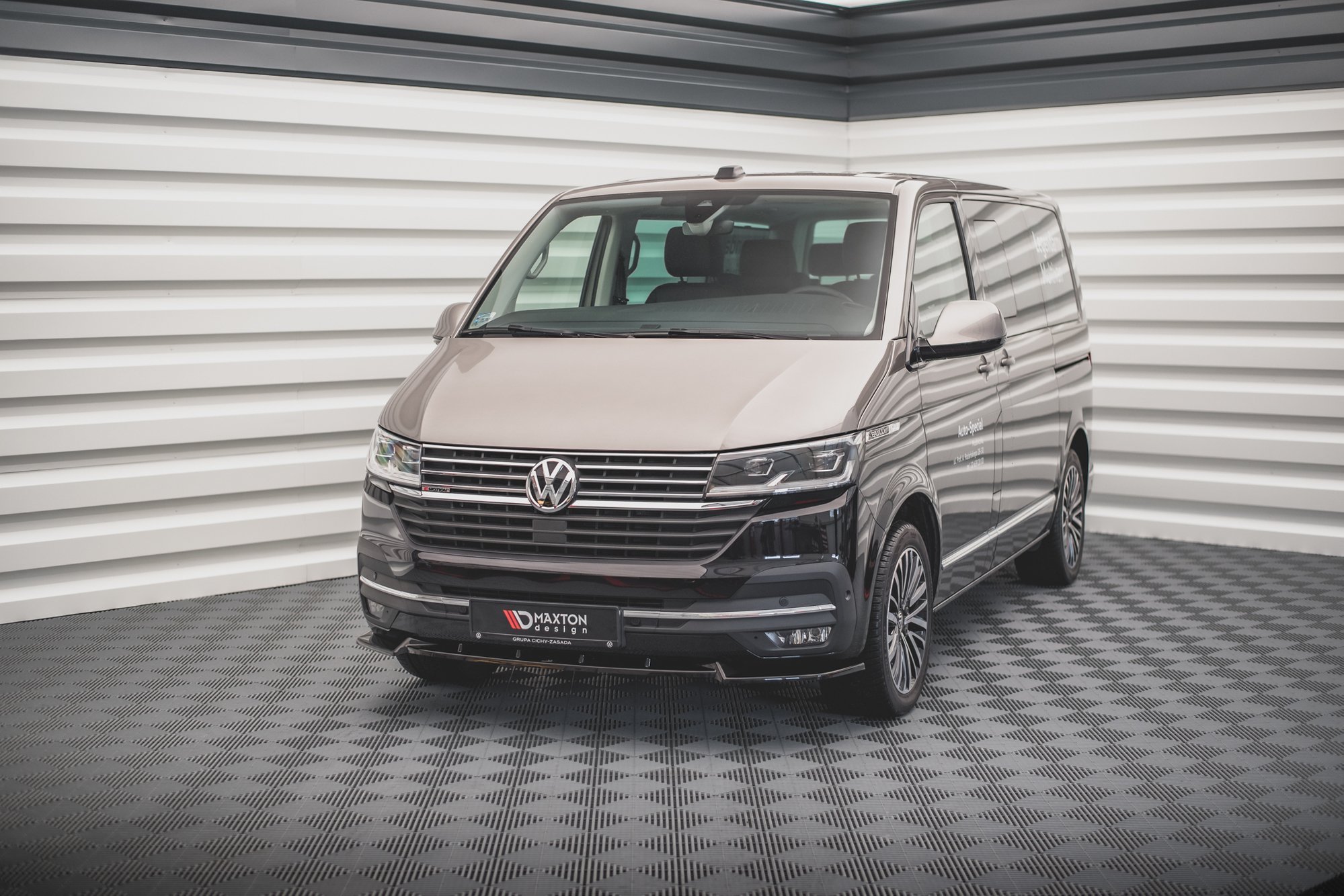 Maxton Design Front Ansatz V.1 für Volkswagen T6 Facelift schwarz Hochglanz