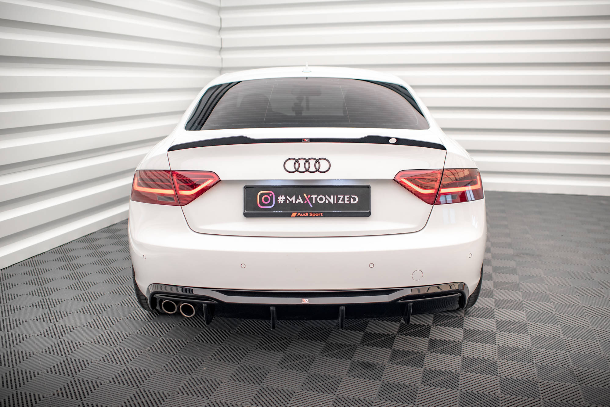 Maxton Design Diffusor Heck Ansatz für Audi A5 Coupe 8T Facelift schwarz Hochglanz