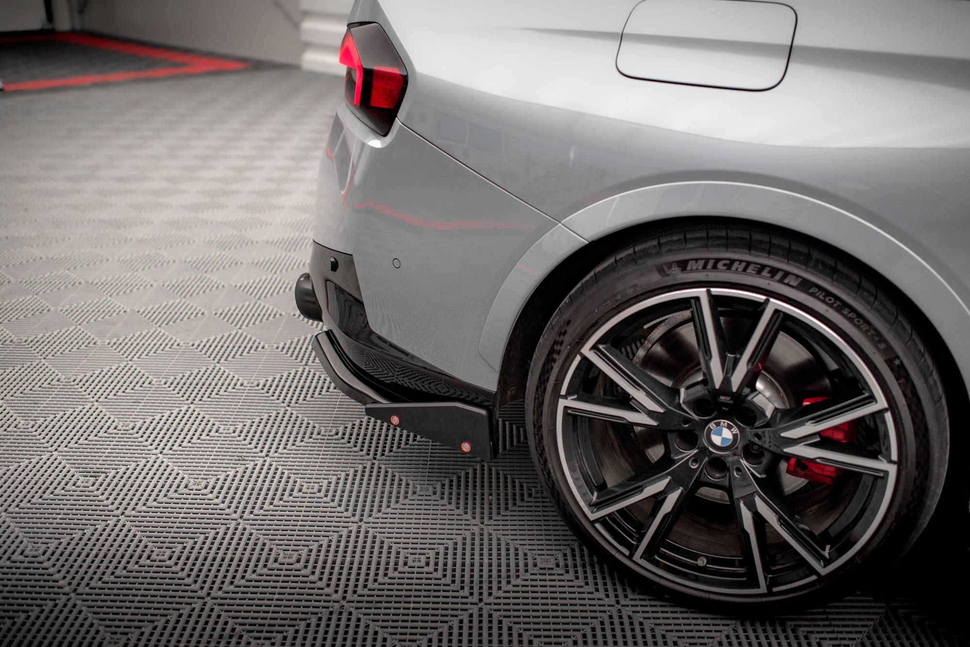 Maxton Design Heck Ansatz Flaps Diffusor V.2 +Flaps für BMW 2 Coupe M240i G42
