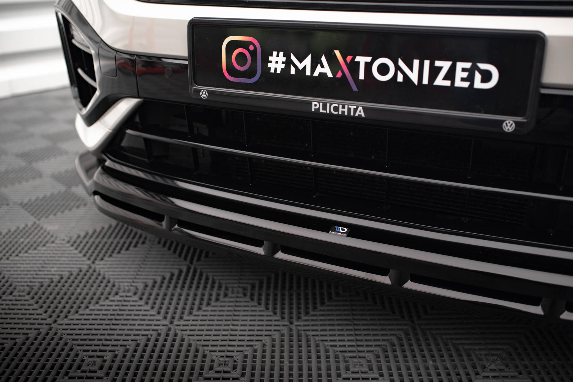 Maxton Design Front Ansatz V.1 für Volkswagen T-Roc R Mk1 Facelift schwarz Hochglanz