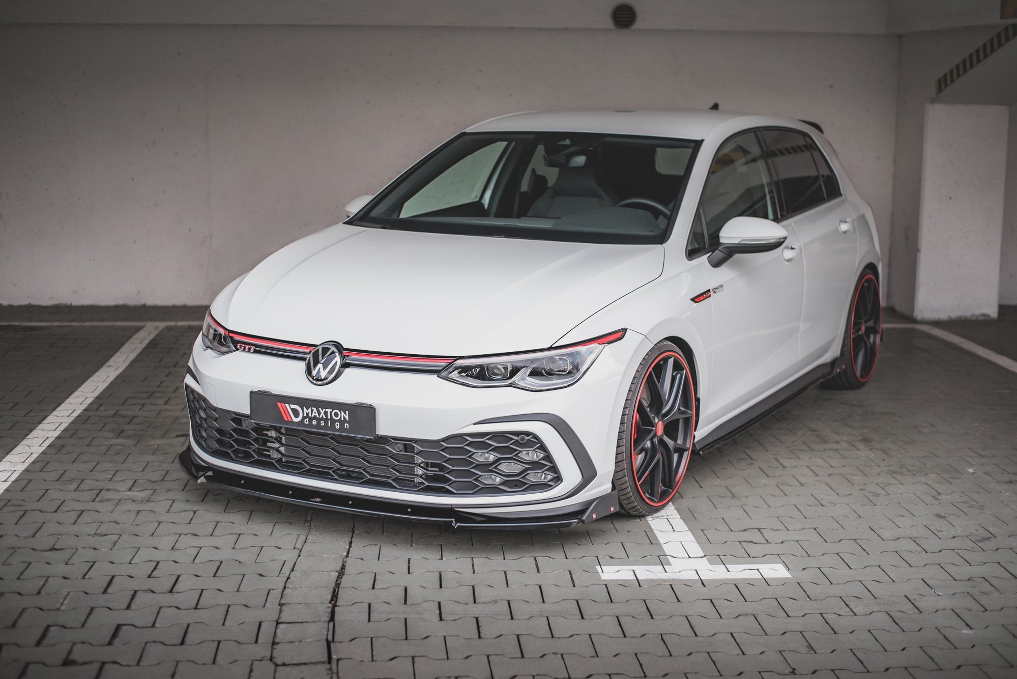 Maxton Design Front Ansatz V.3 +Flaps für Volkswagen Golf 8 GTI