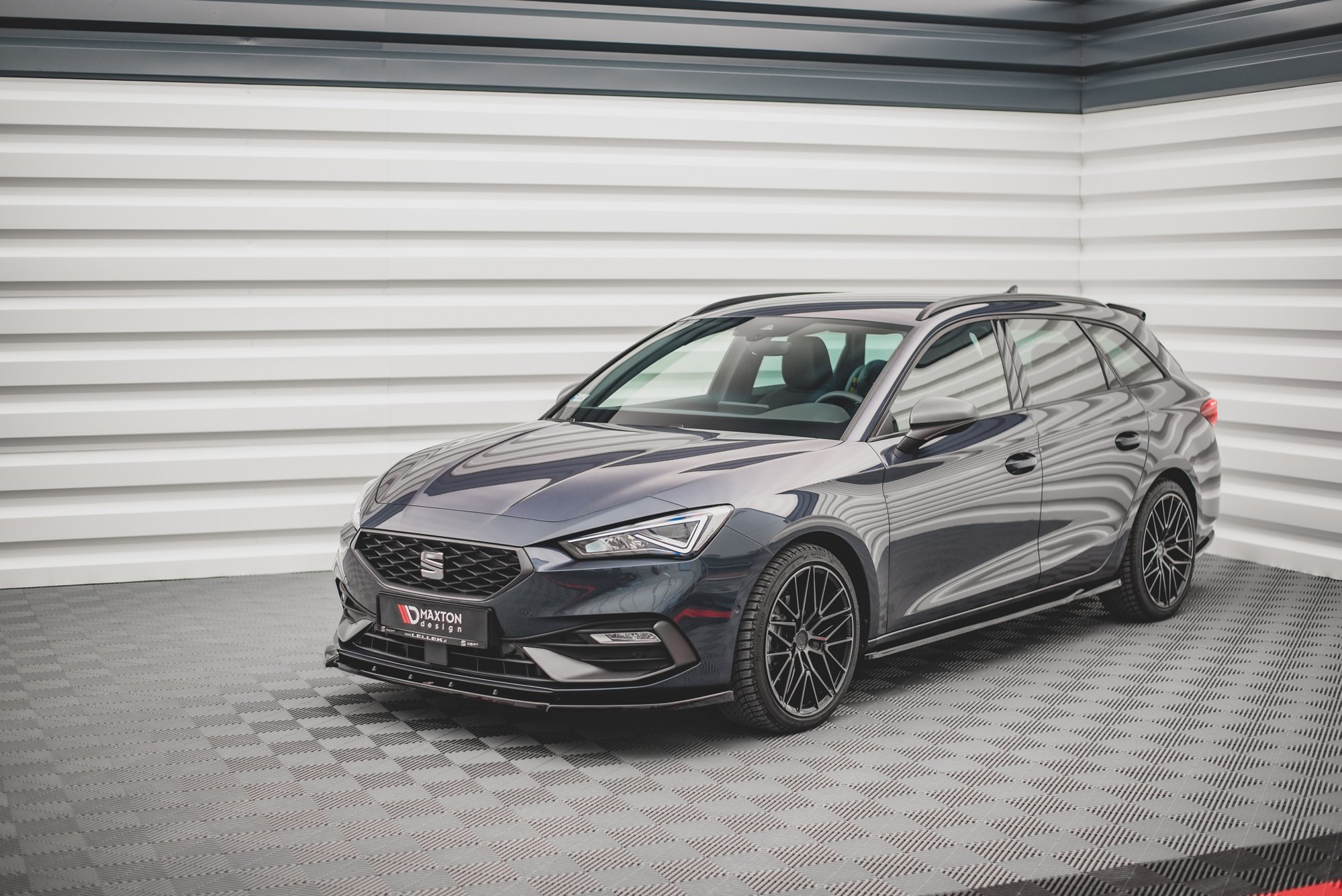 Maxton Design Front Ansatz V.1 für Seat Leon FR Mk4 schwarz Hochglanz