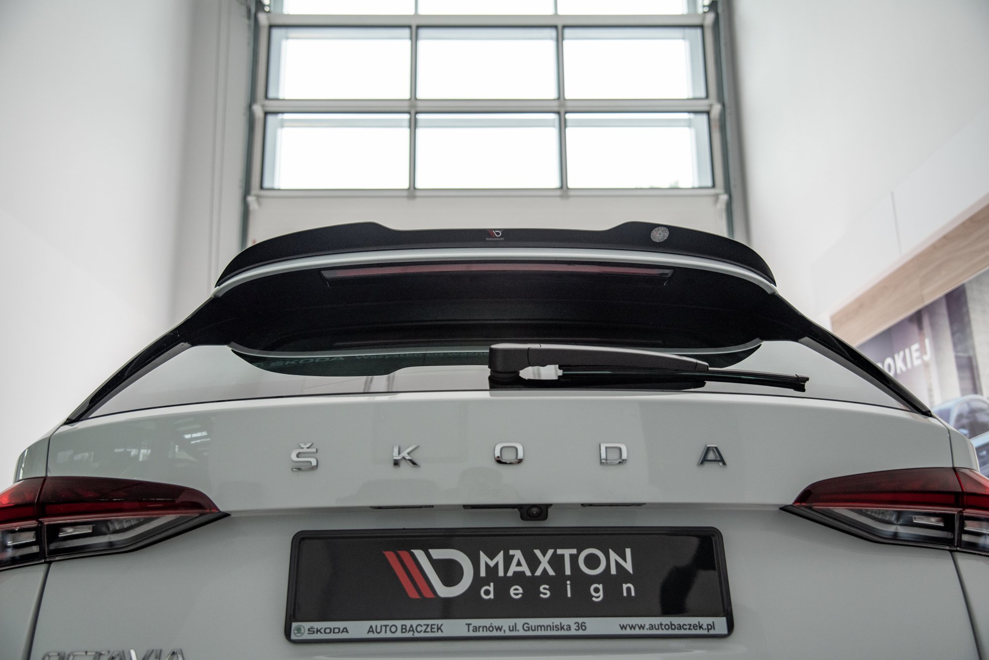 Maxton Design Spoiler CAP für Skoda Octavia Standard / RS Mk4 Combi schwarz Hochglanz