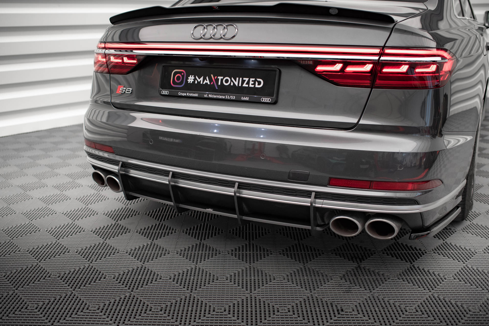 Maxton Design Street Pro Heckschürze für Audi S8 D5