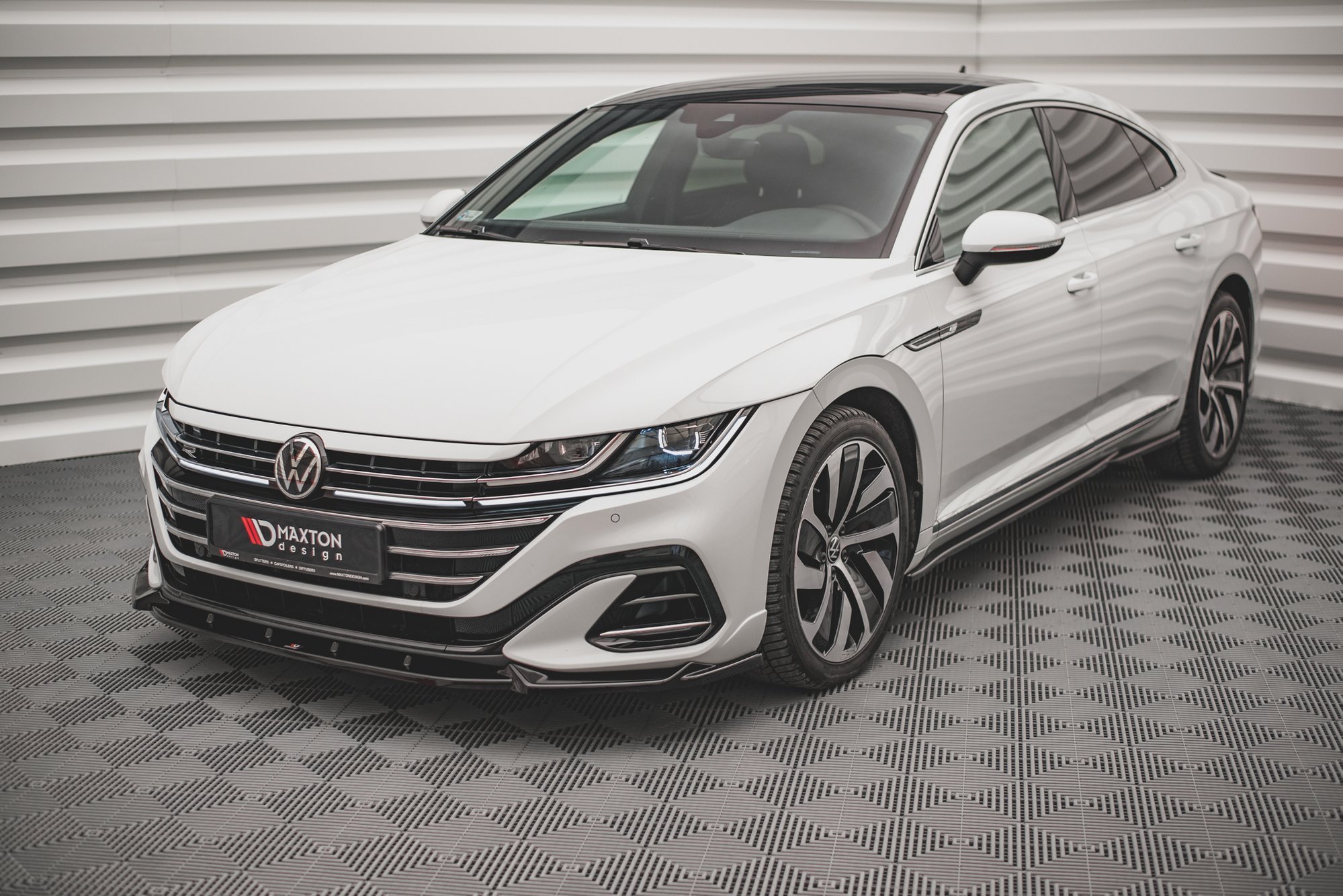 Maxton Design Front Ansatz V.1 für Volkswagen Arteon R-Line Facelift schwarz Hochglanz