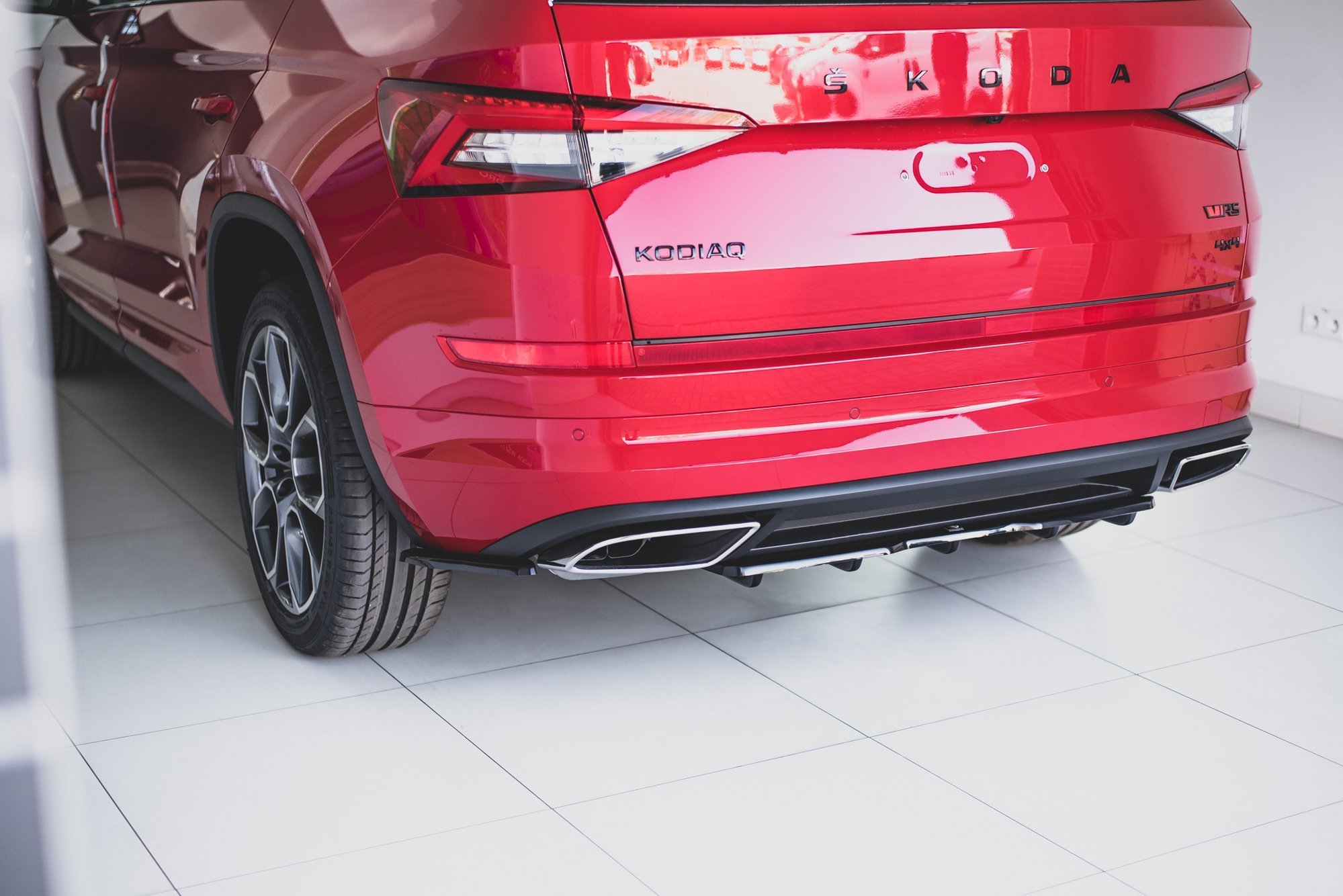 Maxton Design Heck Ansatz Flaps Diffusor für Skoda Kodiaq RS schwarz Hochglanz