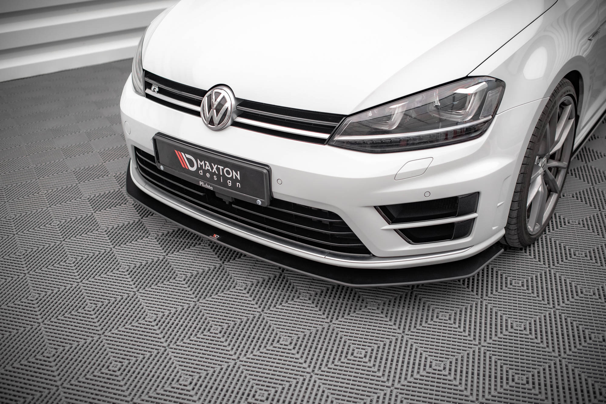 Maxton Design Street Pro Front Ansatz für V.2 für Volkswagen Golf R Mk7
