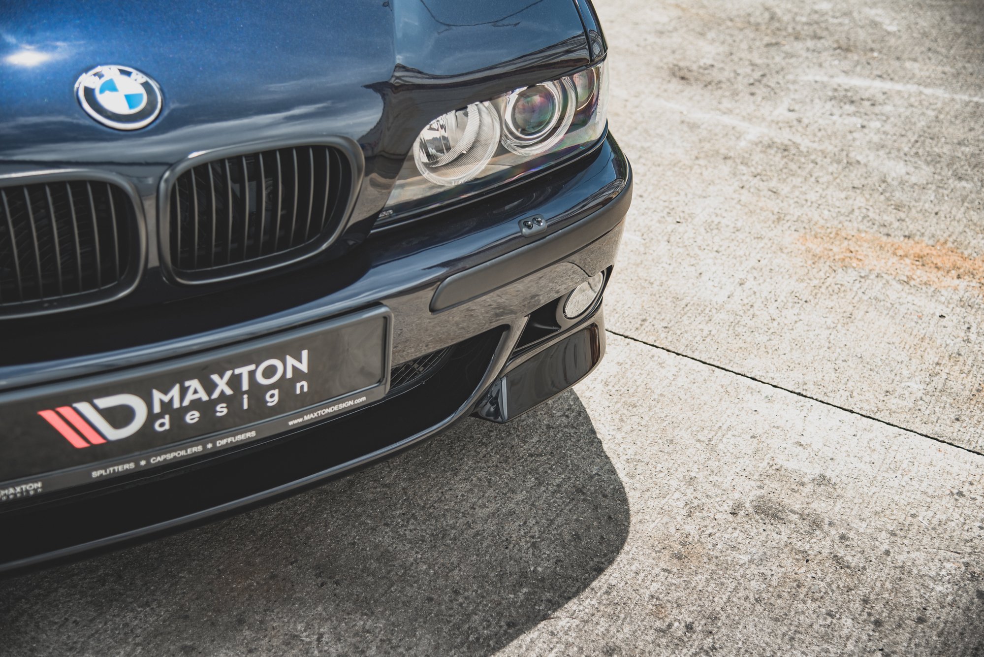 Maxton Design Front Ansatz für Seite BMW M5  / 5 M-Paket E39 schwarz Hochglanz