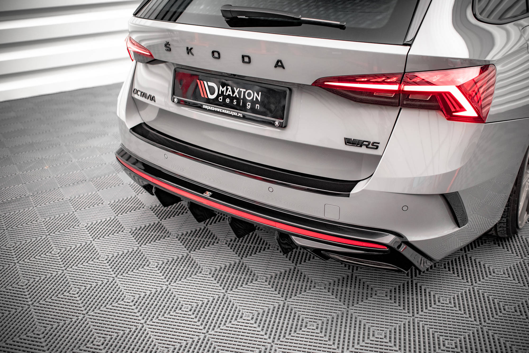 Maxton Design Diffusor Heck Ansatz für Skoda Octavia RS Mk4 schwarz Hochglanz Maxton Design Diffusor Heck Ansatz für Skoda Octavia RS Mk4 schwarz Hochglanz