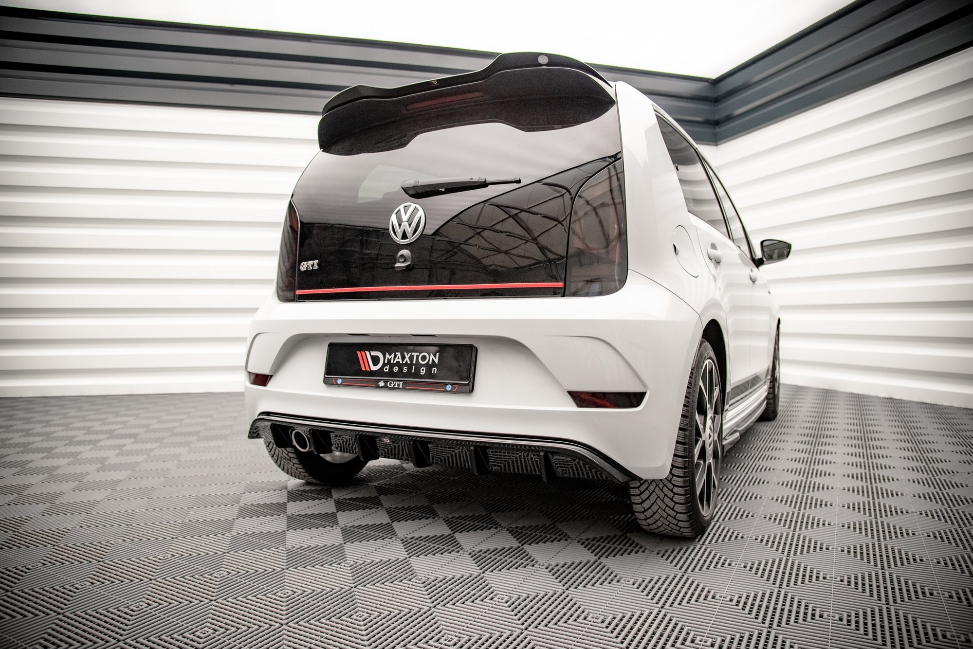 Maxton Design Diffusor Heck Ansatz für Volkswagen Up GTI schwarz Hochglanz