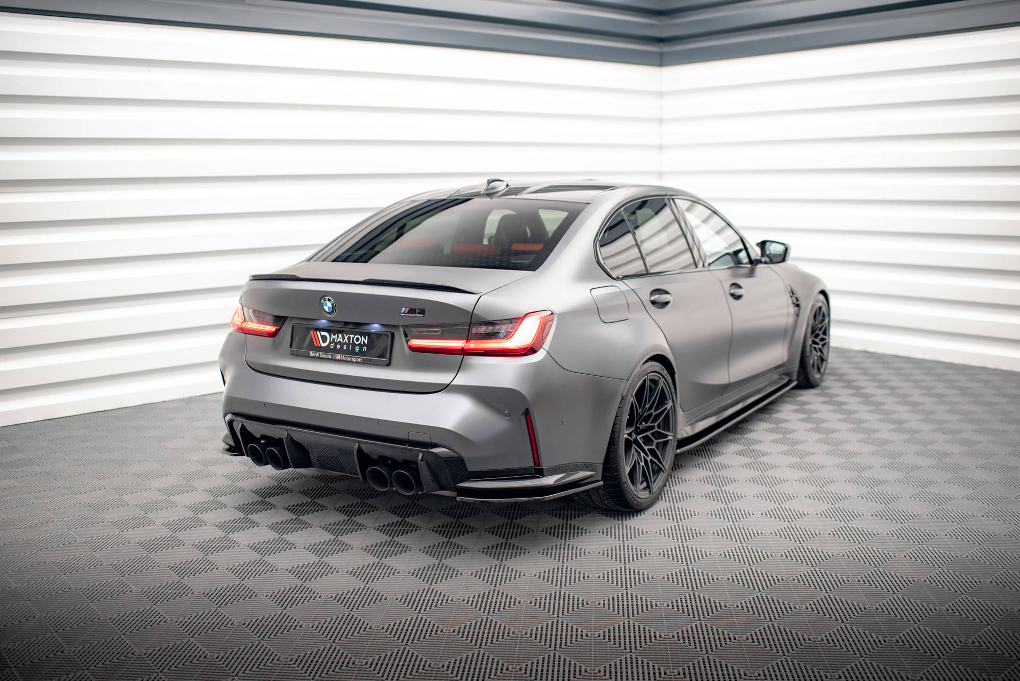 Maxton Design Heck Ansatz Flaps Diffusor V.1 für BMW M3 G80 schwarz Hochglanz
