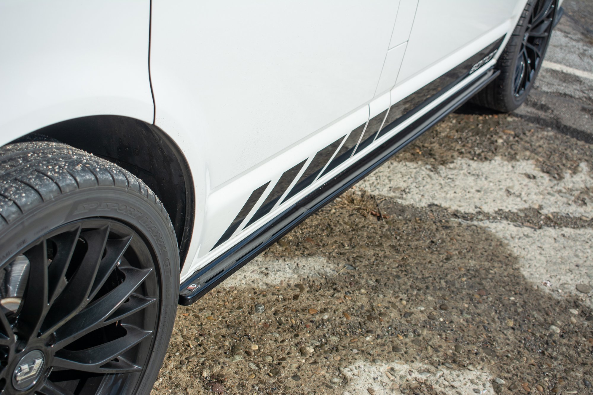 Maxton Design Seitenschweller Ansatz für Volkswagen T6 schwarz Hochglanz Maxton Design Seitenschweller Ansatz für Volkswagen T6 schwarz Hochglanz