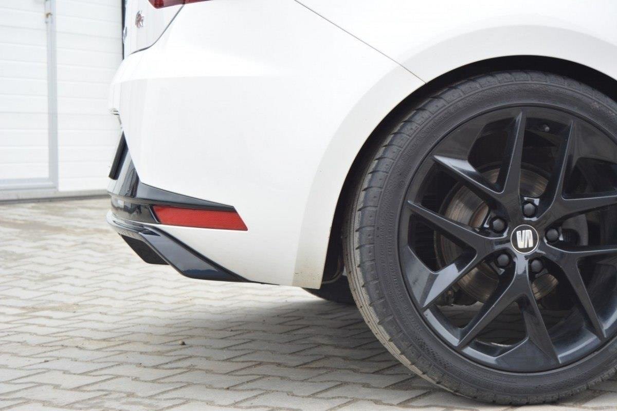 Maxton Design Diffusor Heck Ansatz für SEAT LEON III FR schwarz Hochglanz Maxton Design Diffusor Heck Ansatz für SEAT LEON III FR schwarz Hochglanz