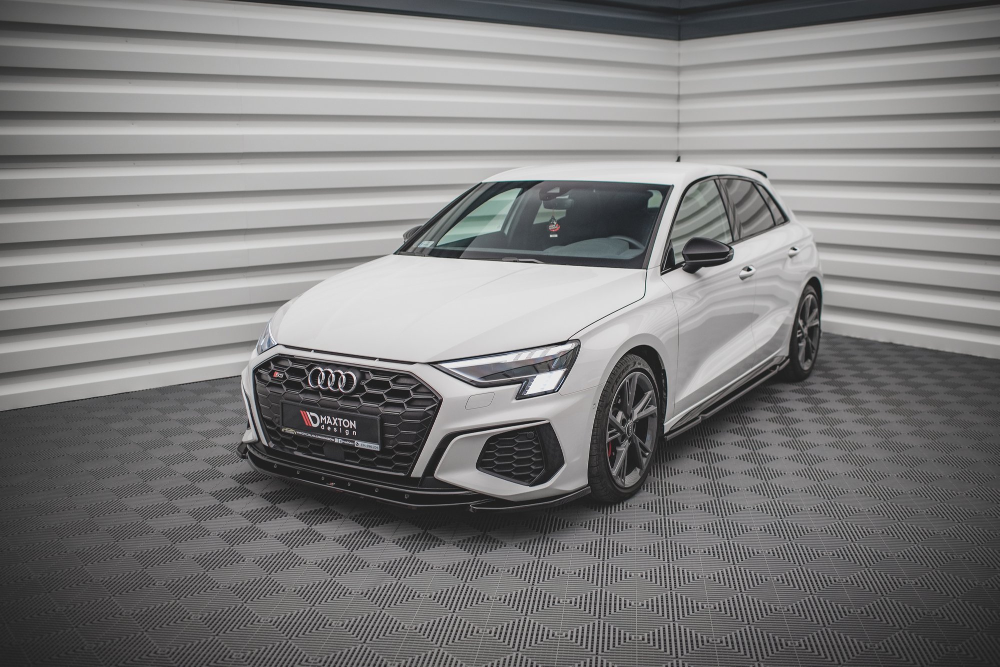 Maxton Cup Spoilerlippe Front Ansatz V.4 für Audi S3 / A3 S-Line 8Y Maxton Cup Spoilerlippe Front Ansatz V.4 für Audi S3 / A3 S-Line 8Y