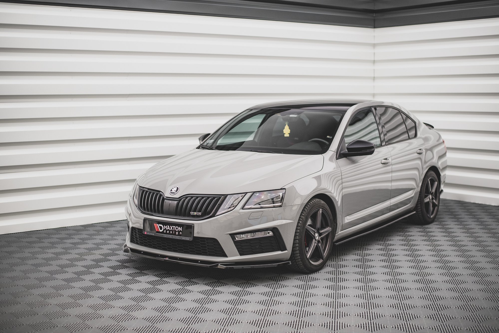 Maxton Design Front Ansatz V.3 für Skoda Octavia RS Mk3 Facelift schwarz Hochglanz