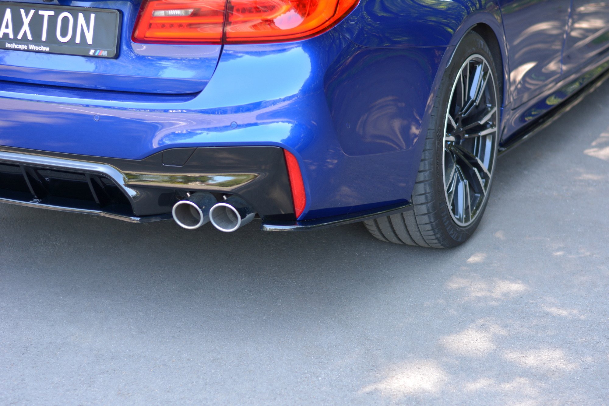 Maxton Design Heck Ansatz Flaps Diffusor für BMW M5 F90 schwarz Hochglanz